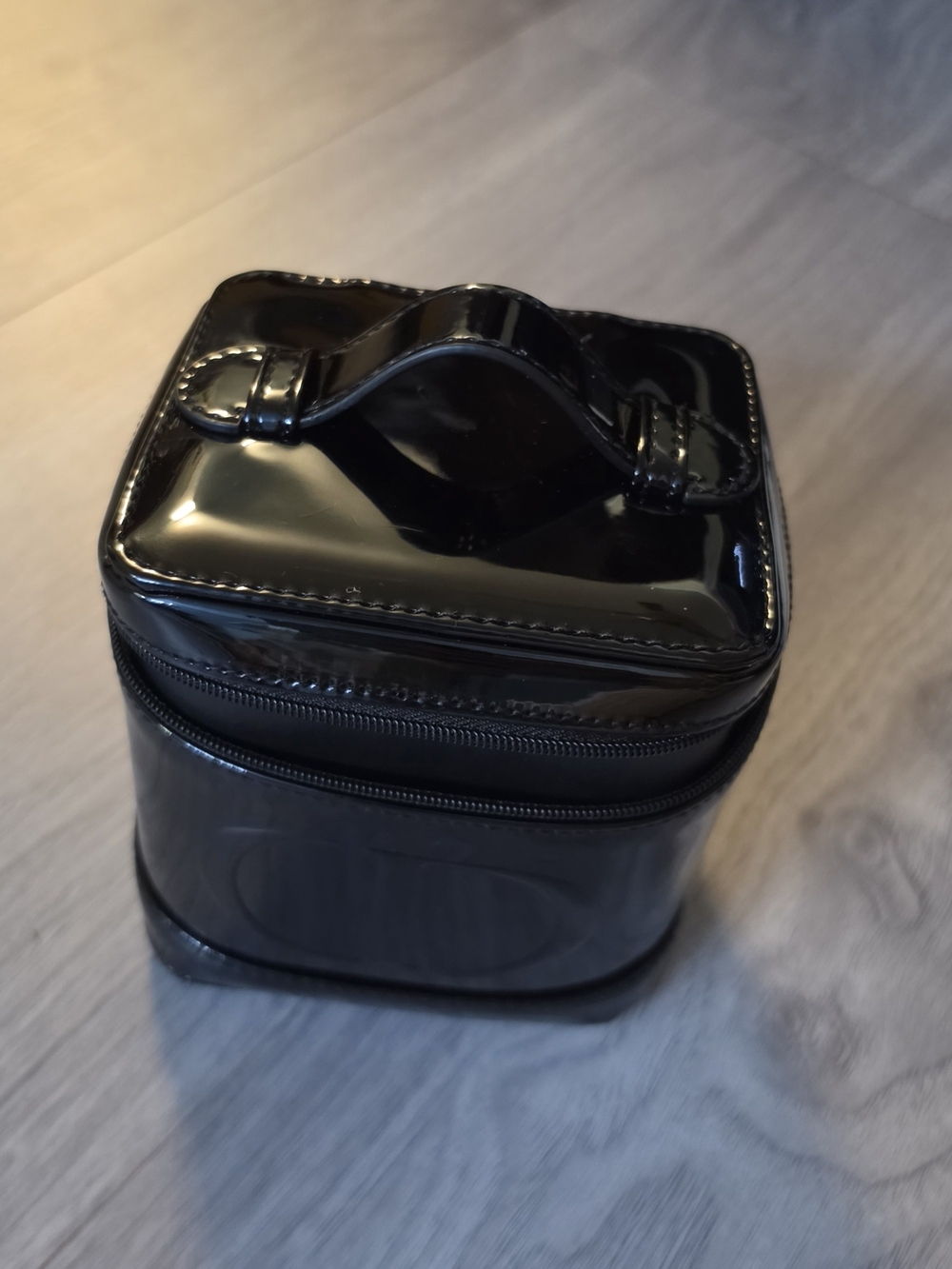 Dior Black Patent Leather Cosmetic Case with Embossed CD - Picture 8 of 11